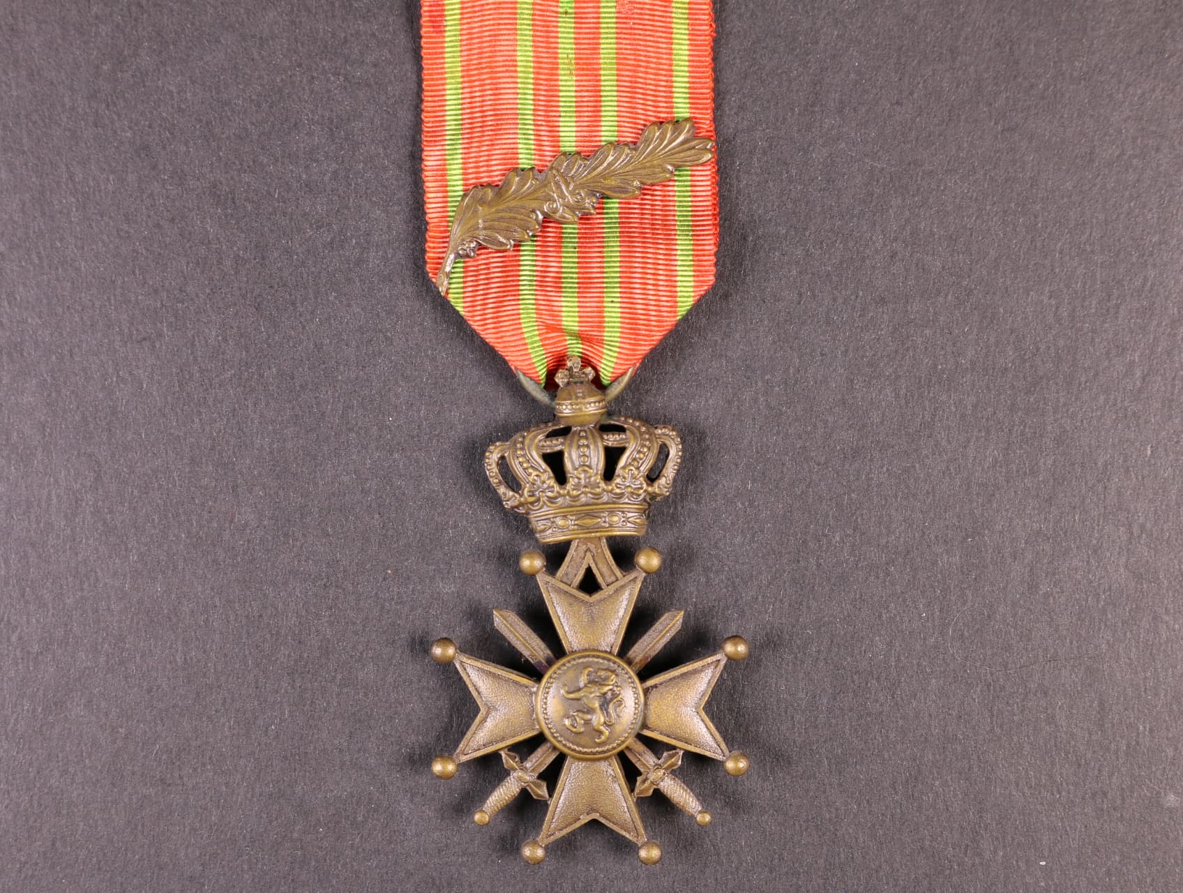Válečný kříž 1914 - 1918 s bronzovou ratolestí, za zmínku v hlášení, na stuze