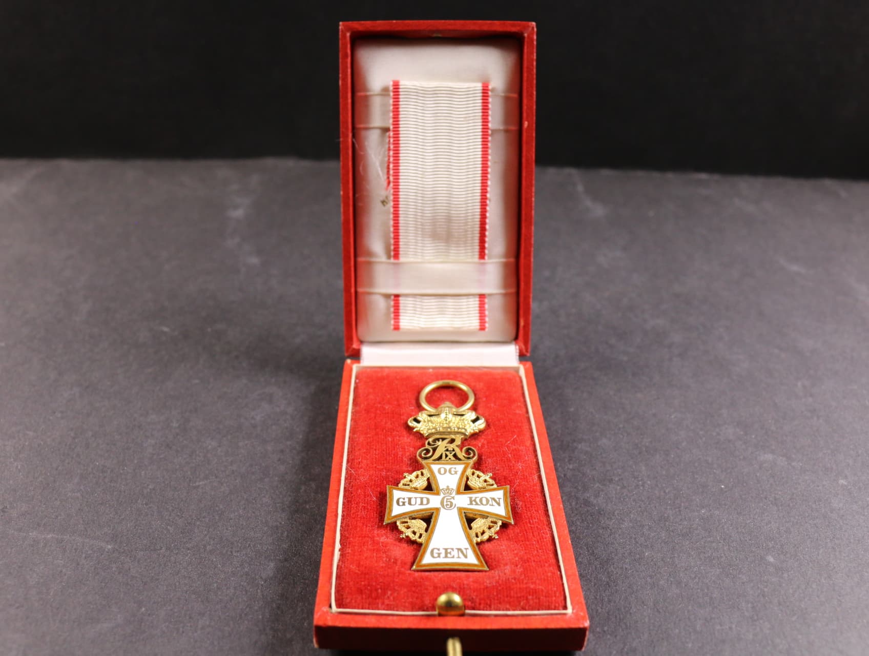 Řád Dannebrog, Rytíř, neznačeno, originální etue, 1947–1972 Frederik IX. Dánský