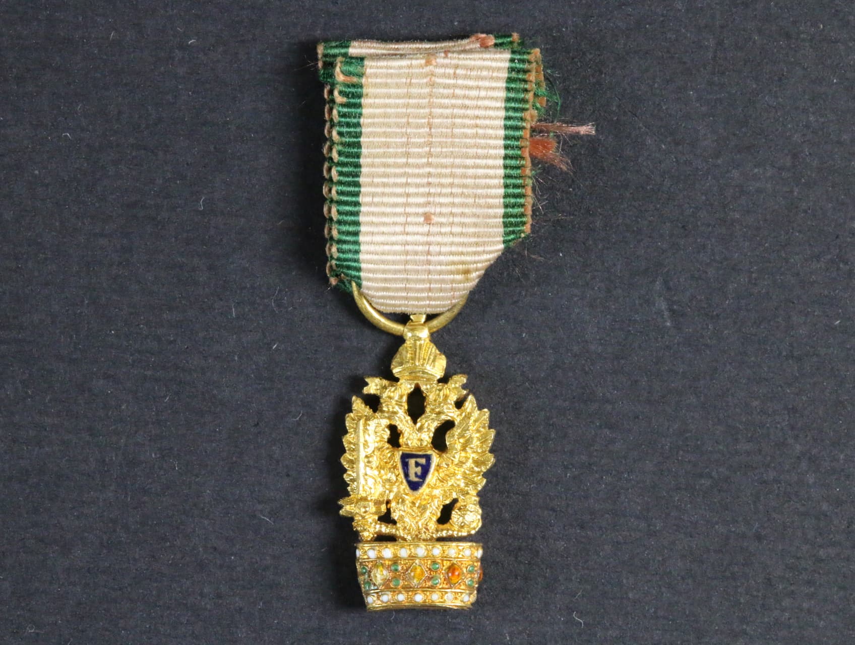 Miniatura Řádu železné koruny, vydání 1825-1840/45, zlato, nepuncováno, 19x10 mm