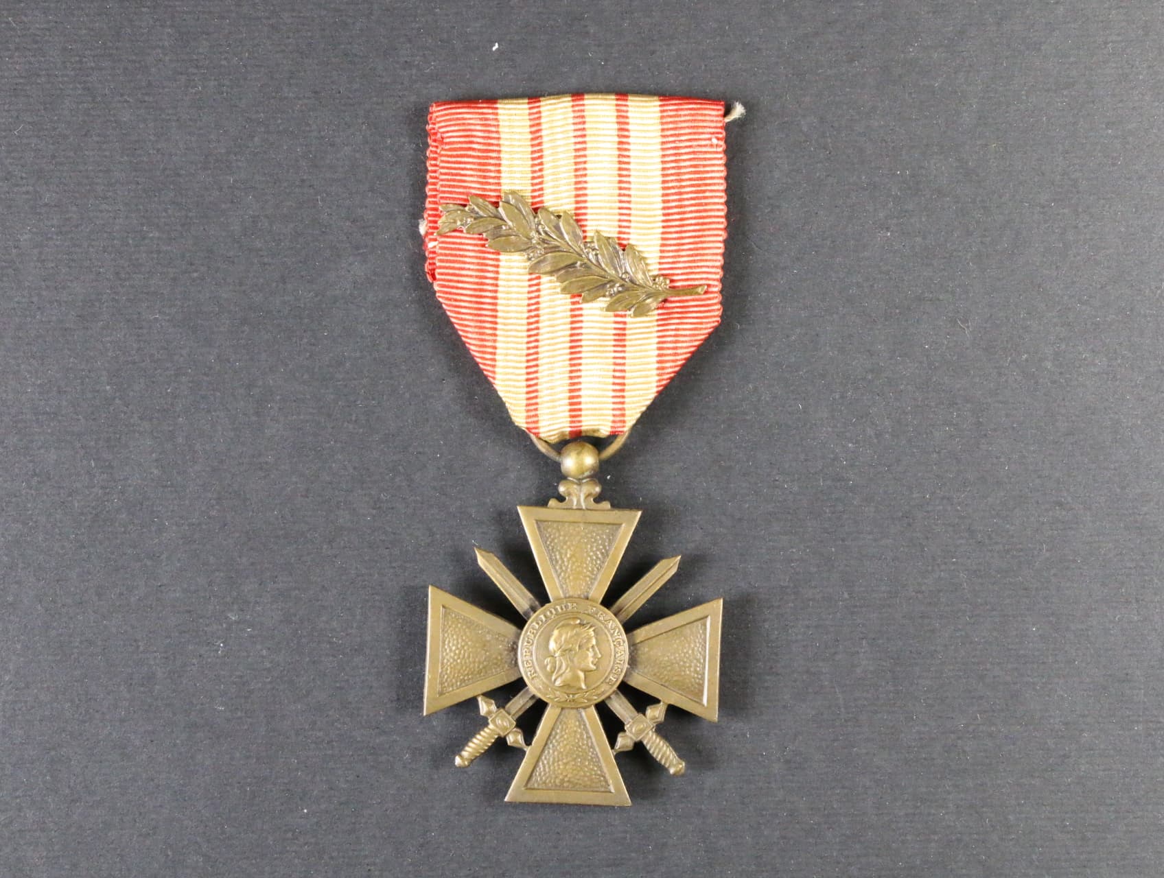 Válečný kříž 1939-1945 s letopočtem 1939, s jednou citací na úrovni armády