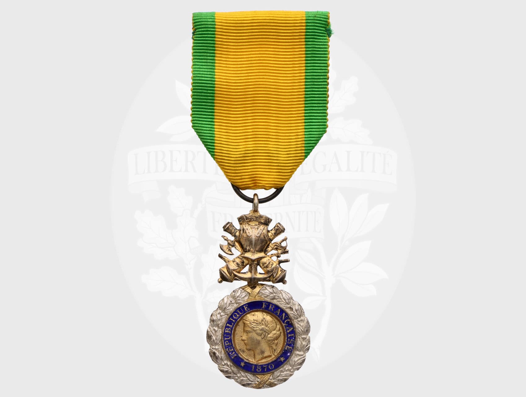Francouzská vojenská medaile, období 1870-1950, III. typ, mírně poškozený modrý smalt na reversu