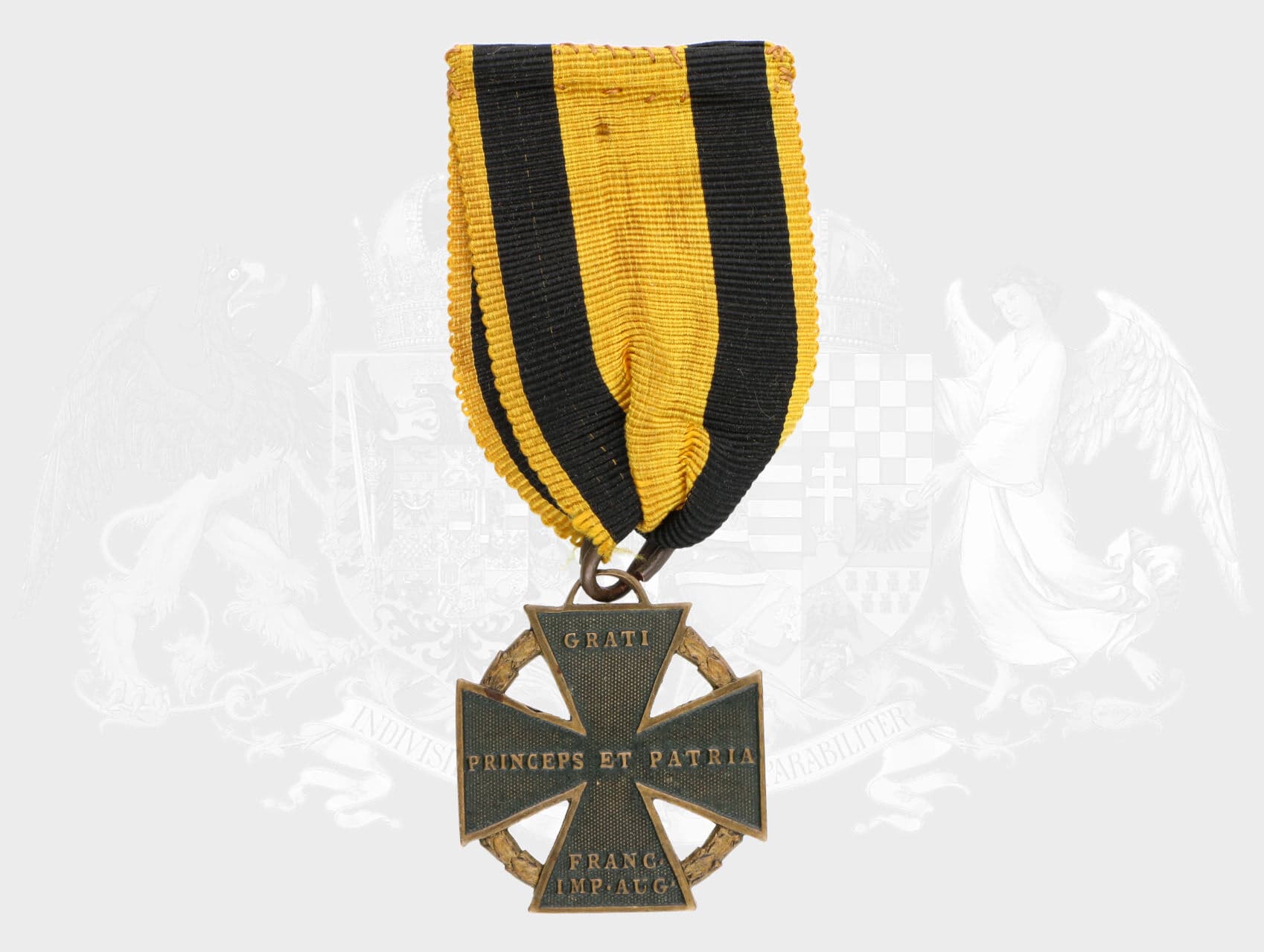 Armádní kříž z let 1813 - 1814 zvaný dělový, nepůvodní prstenec a stuha stará nepůvodní, značený na závěsu