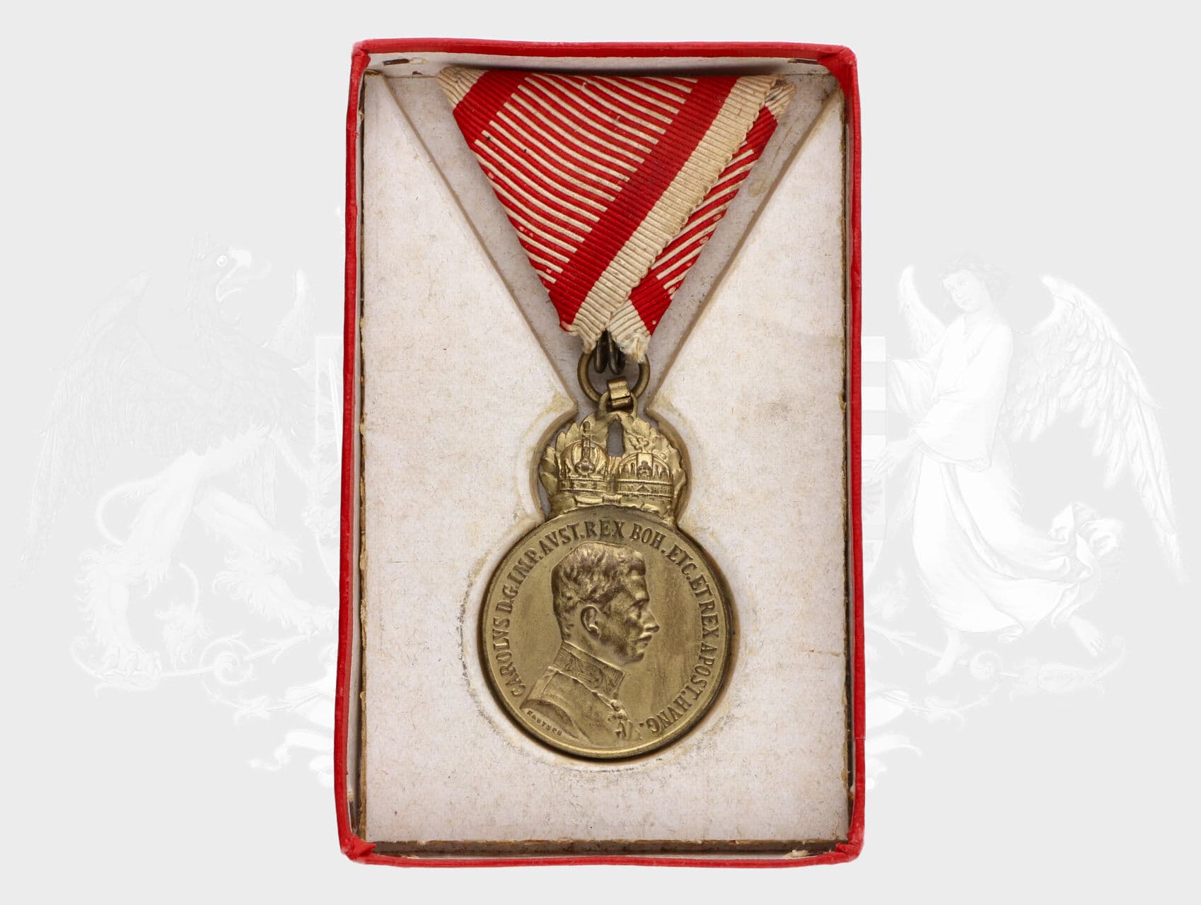 Bronzová vojenská záslužná medaile - SIGNUM LAUDIS Karel I., původní vojenská stuha, na hraně značka BRONZE, originální etue