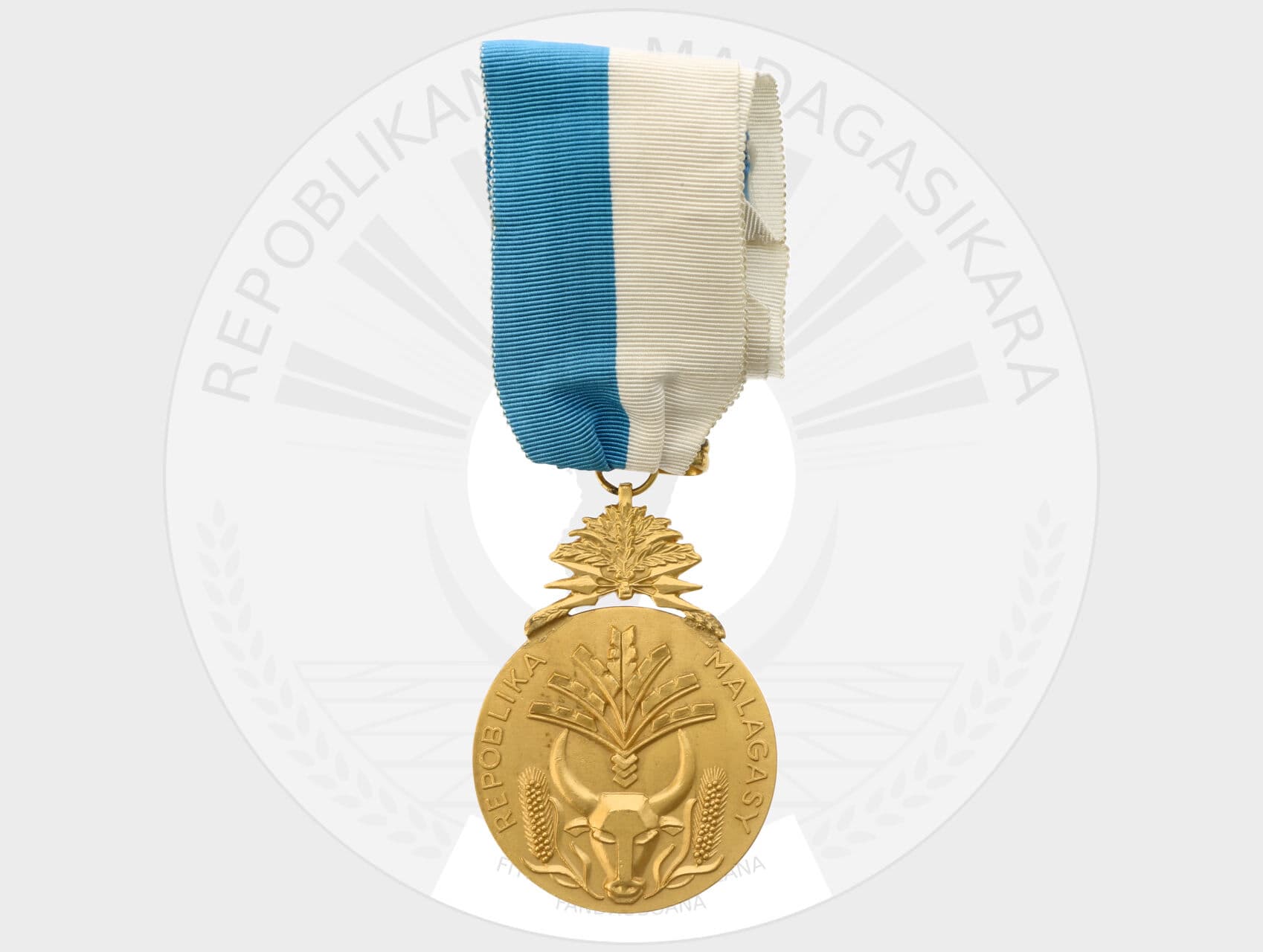 Řád za zásluhy, komtur, 1. typ 1960-1975