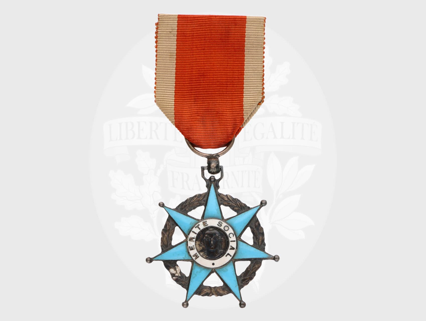 Řád za společenské zásluhy, rytíř, založen 1936, udělování ukončeno 1964