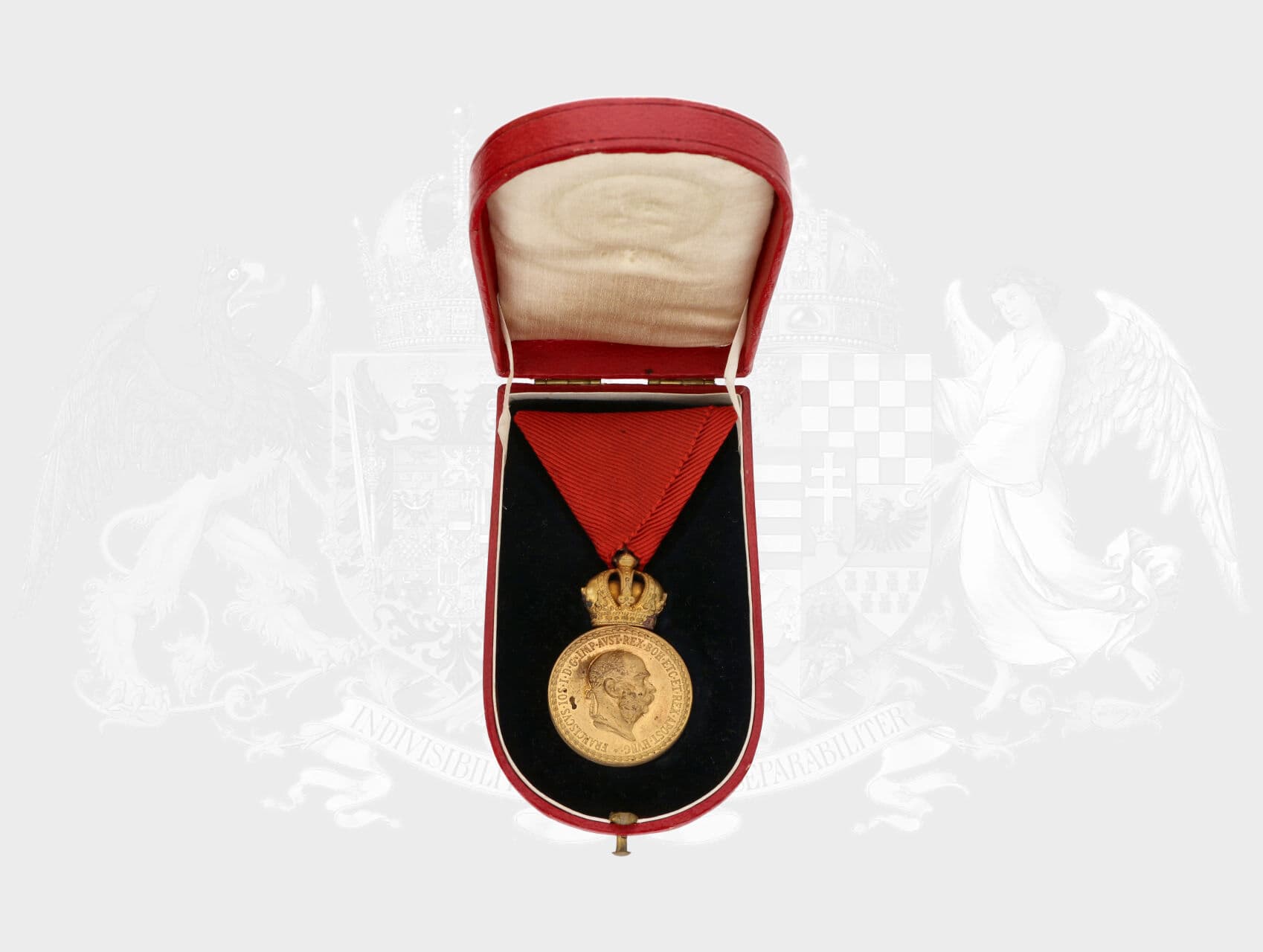 Vojenská záslužná medaile Signum Laudis F.J.I., zlacený bronz, původní civilní stuha, orig.ozdobná etue