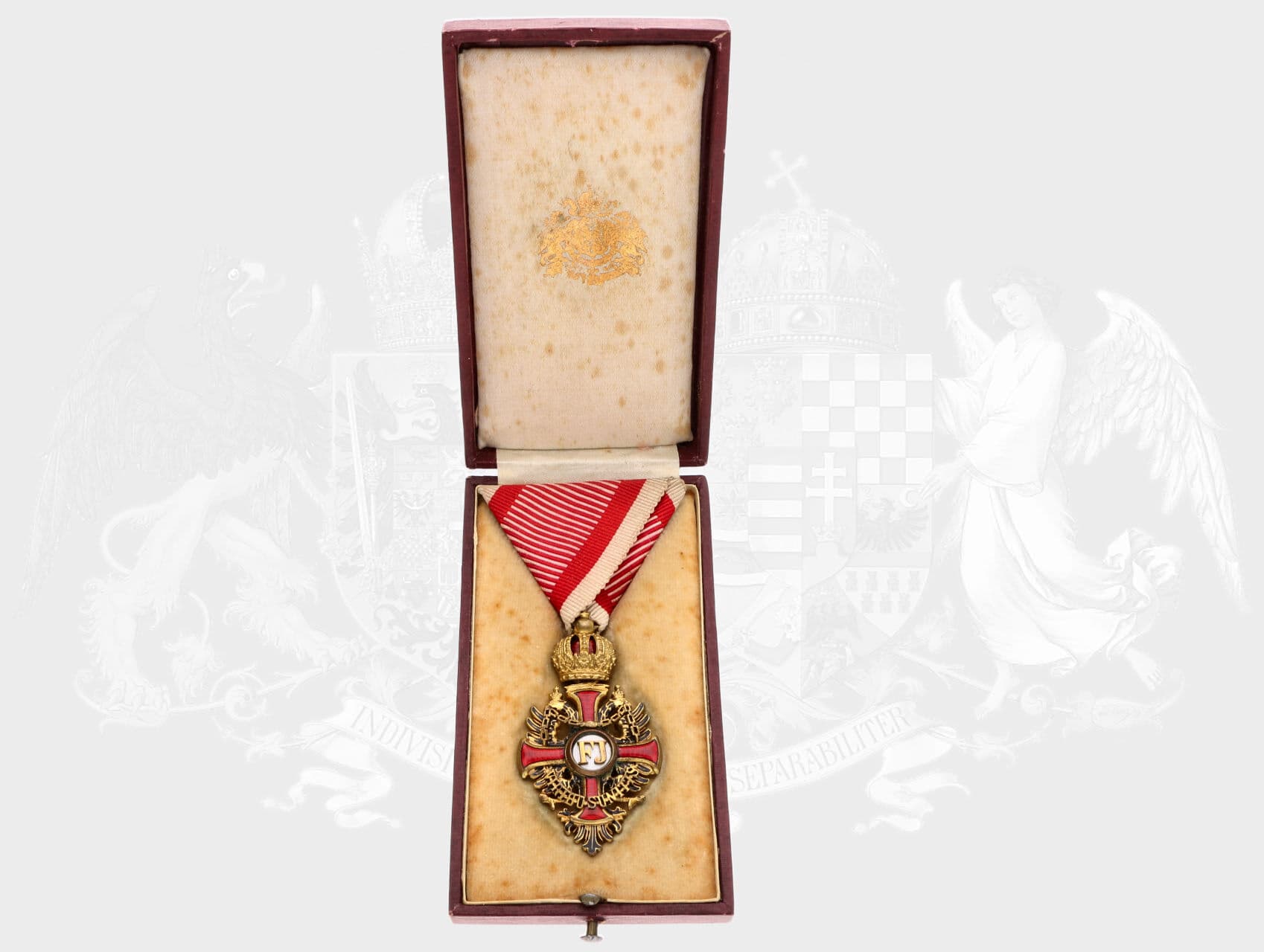 Řád Františka Josefa I. rytíř, zlacený bronz, na závěsném kroužku značka výrobce V. MAYERS & SOHNE a hvězdička, originální etue