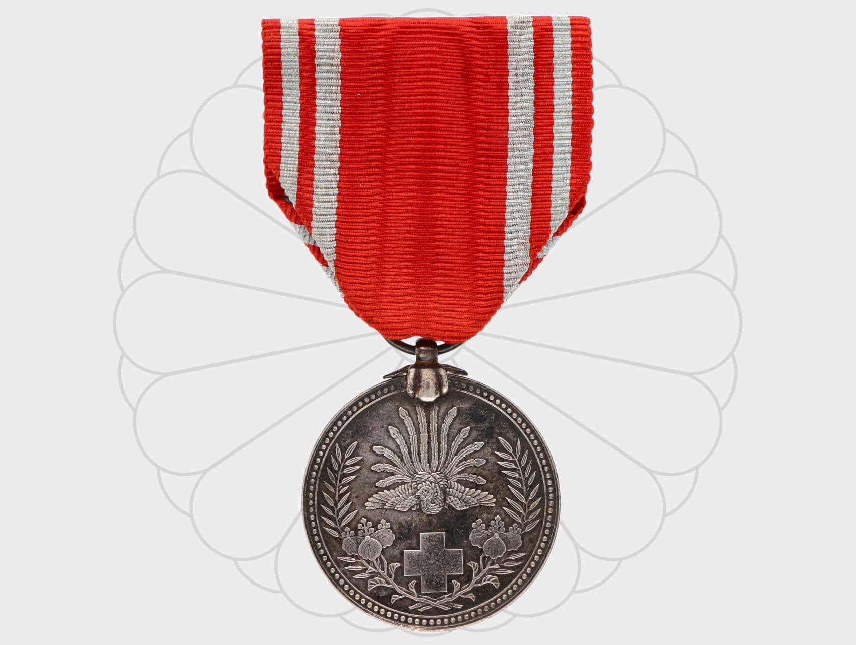 Záslužná medaile Červeného kříže, stříbro, nepuncováno, původní stuha..