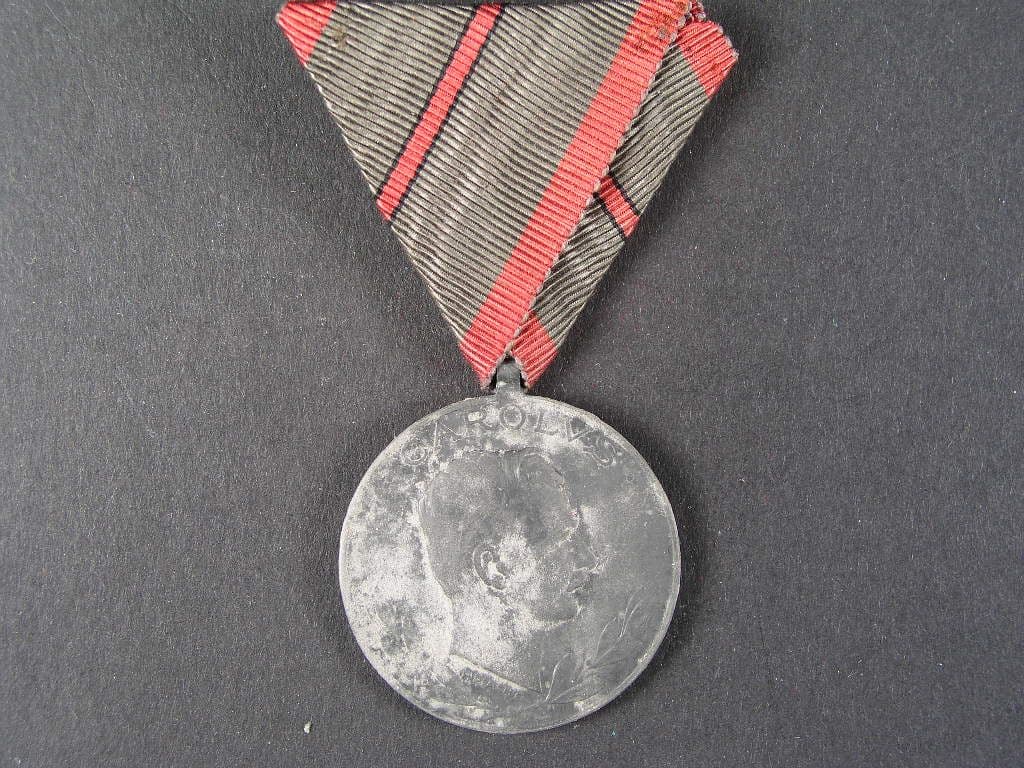 Medaile Za zranění z r. 1917 na stuze za jedno zranění