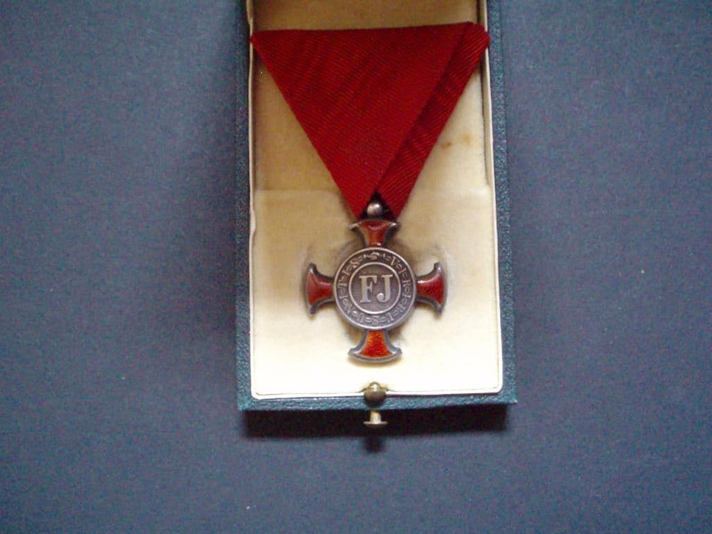 Záslužný kříž bez koruny (Ag), vyroba MAYER,  orig. etue, luxus. kvalita