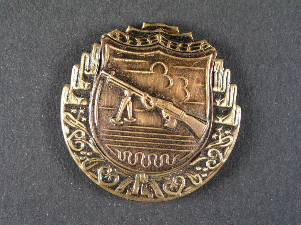 Výkonostní odznak pro střelce z lehkého kulometu, plech, období 1945-1948