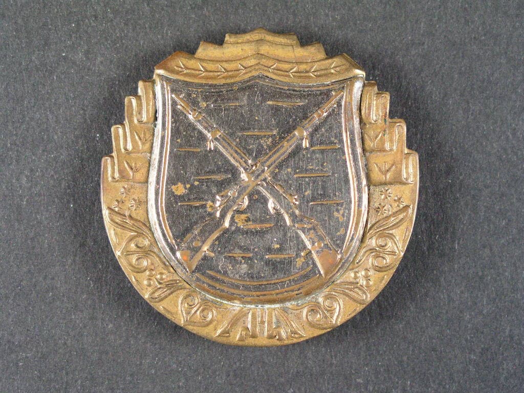 Výkonostní odznak pro střelce z pušky 1.třídy, plech období 1945-48