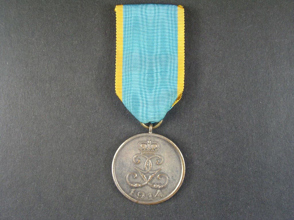 Stříbrná válečná záslužná medaile 1914, neoriginální stuha