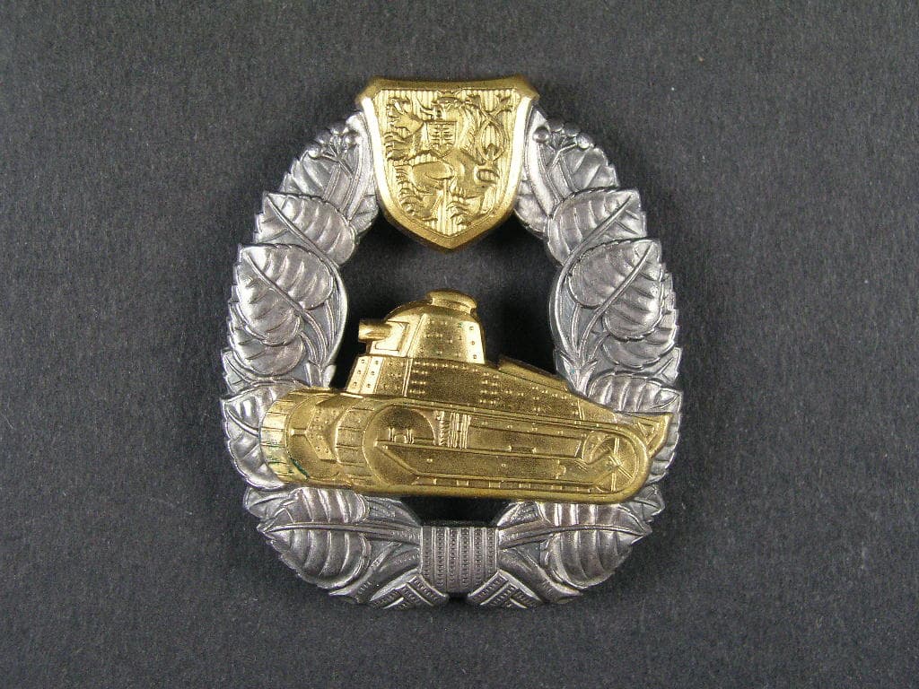Odznak za výtečné řízení útočných vozidel pro důstojníky a rotmistry 1936-1948, provedení po r. 1945