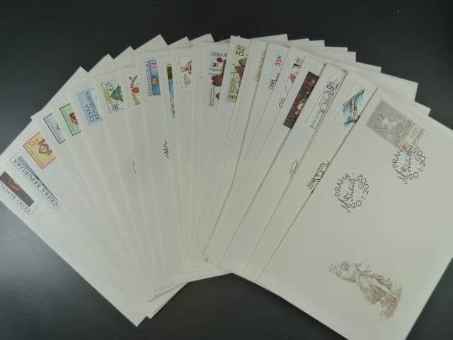 kompletní ročník obálek FDC 2002, kat. číslo 313 - 345, celkem 30 ks