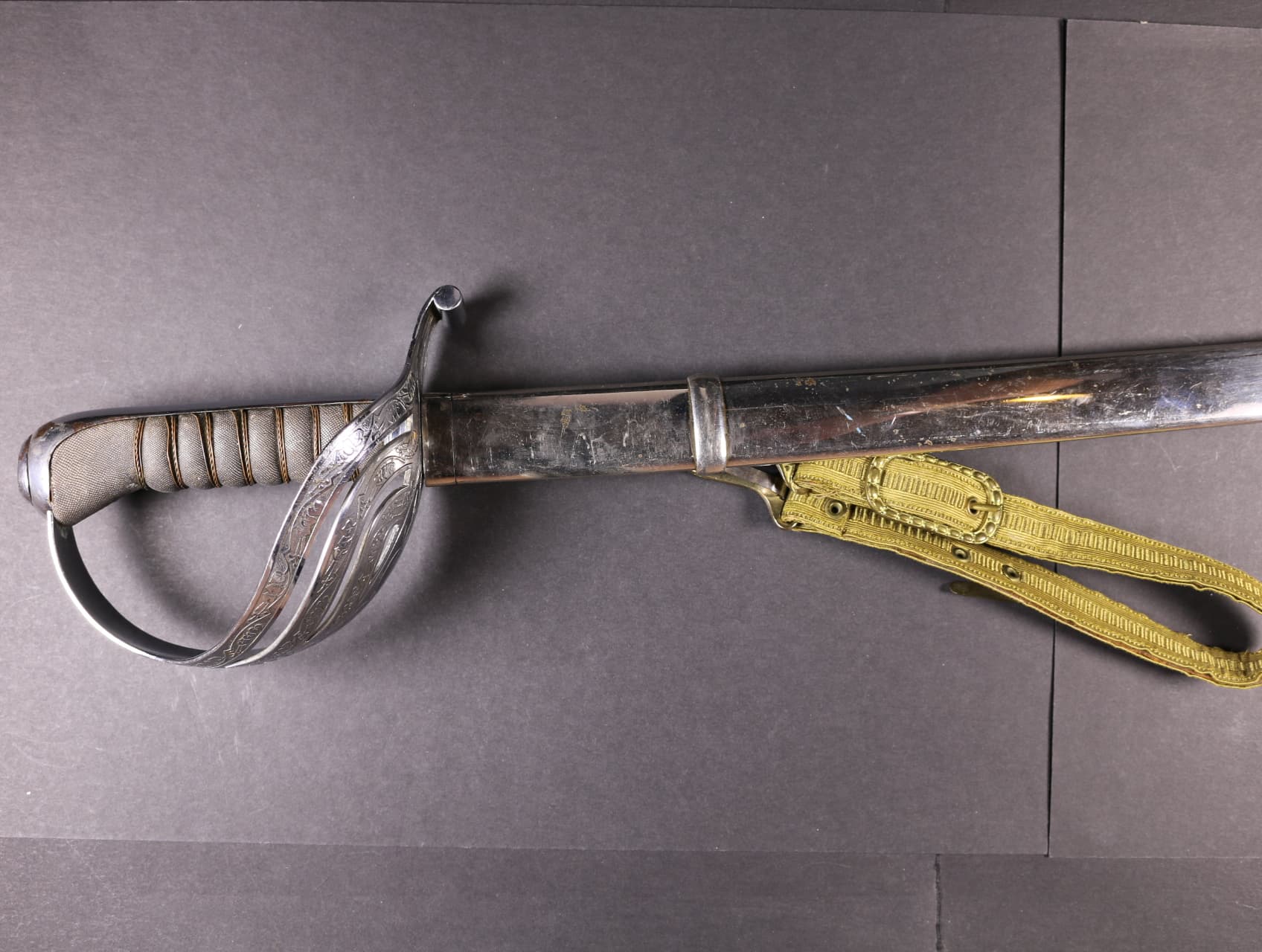 Šavle vz. 24 pro důstojníky čs. armády, značka výrobce Wlaszlovits Štós a H24, přechromováno