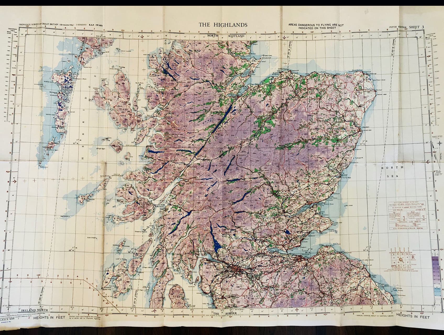 Letecká mapa RAF z roku 1944, Oblast - The Highlands (severní Skotsko - Vysočina), rozměr 100 x 70 cm