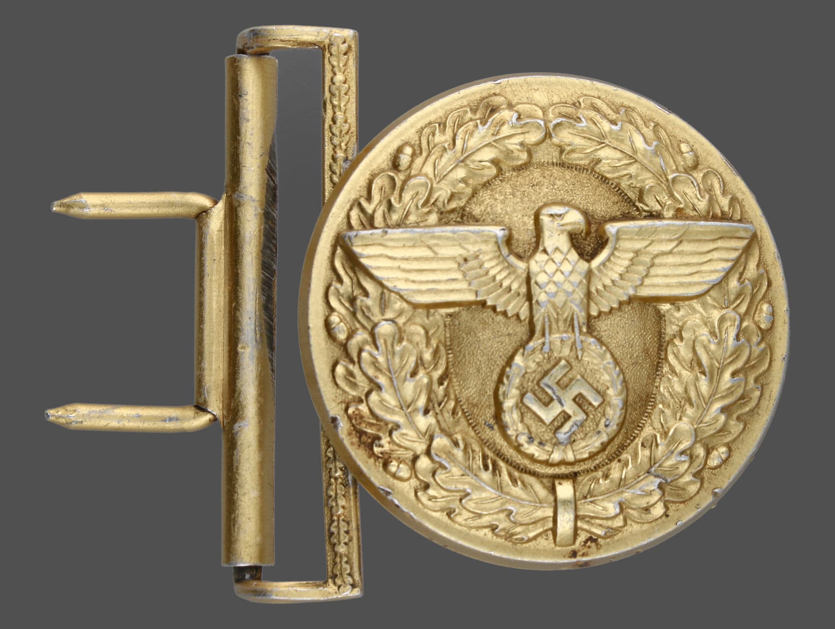 Přezka na opasek, NSDAP, pozlacený hliník, značka výrobce RZM M 4/23 (Dr. Franke & Cie KG Lüdenscheid)
