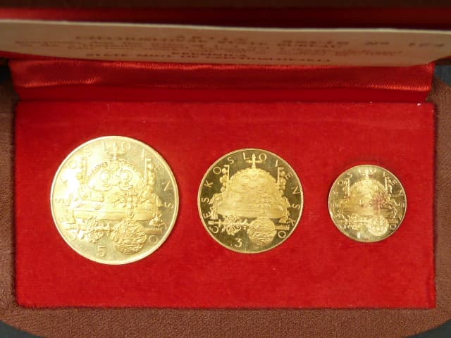 1, 3, 5 Dukátová medaile Korunovační klenoty, Z.Kolářský, raženo v Kremnici 1972, Au 986/1000, certifikát, originální balení