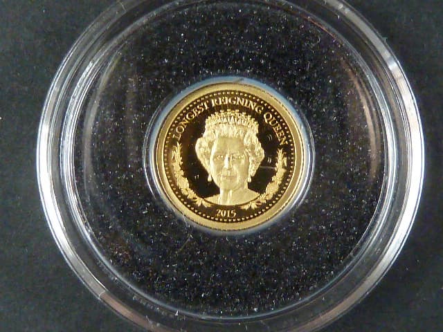 1000 Togrog 2015 Královna Elizabeta, Au 999/1000, 0,5g, průměr 11 mm, certifikát