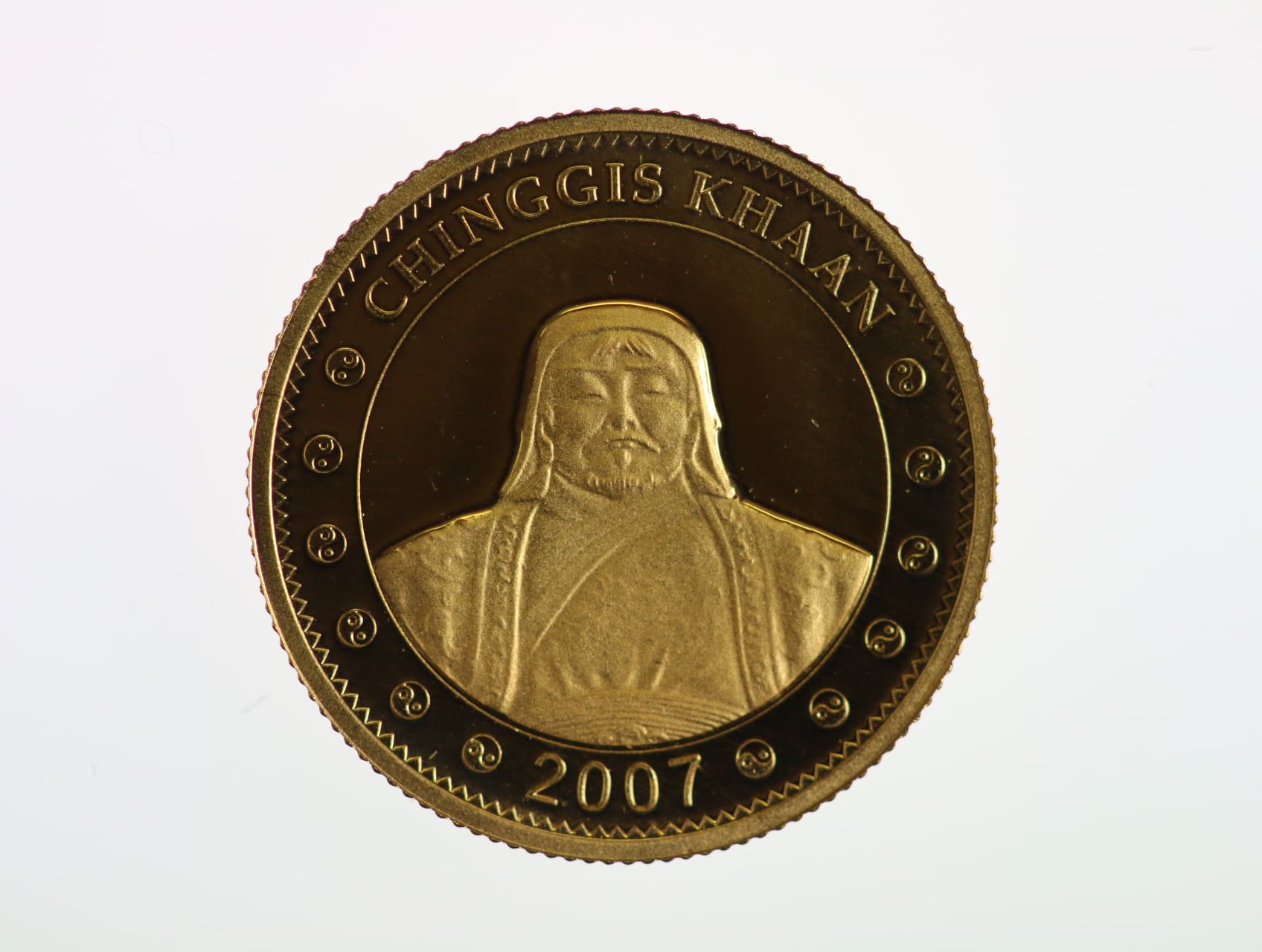 1000 Tugriků 2007, Čingischán, Au 0.999, 1 g., průměr 13,92 mm.