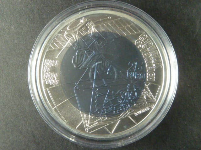25 Euro 2003