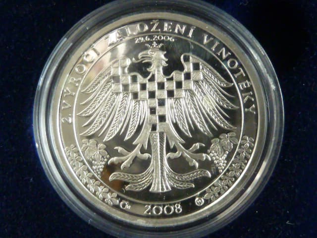 pamětní medaile 2008 Klub královny Elišky - II.výročí založení vinotéky, Ag999, 16g, hrana s opisem, číslovaná č.69, náklad 100 ks