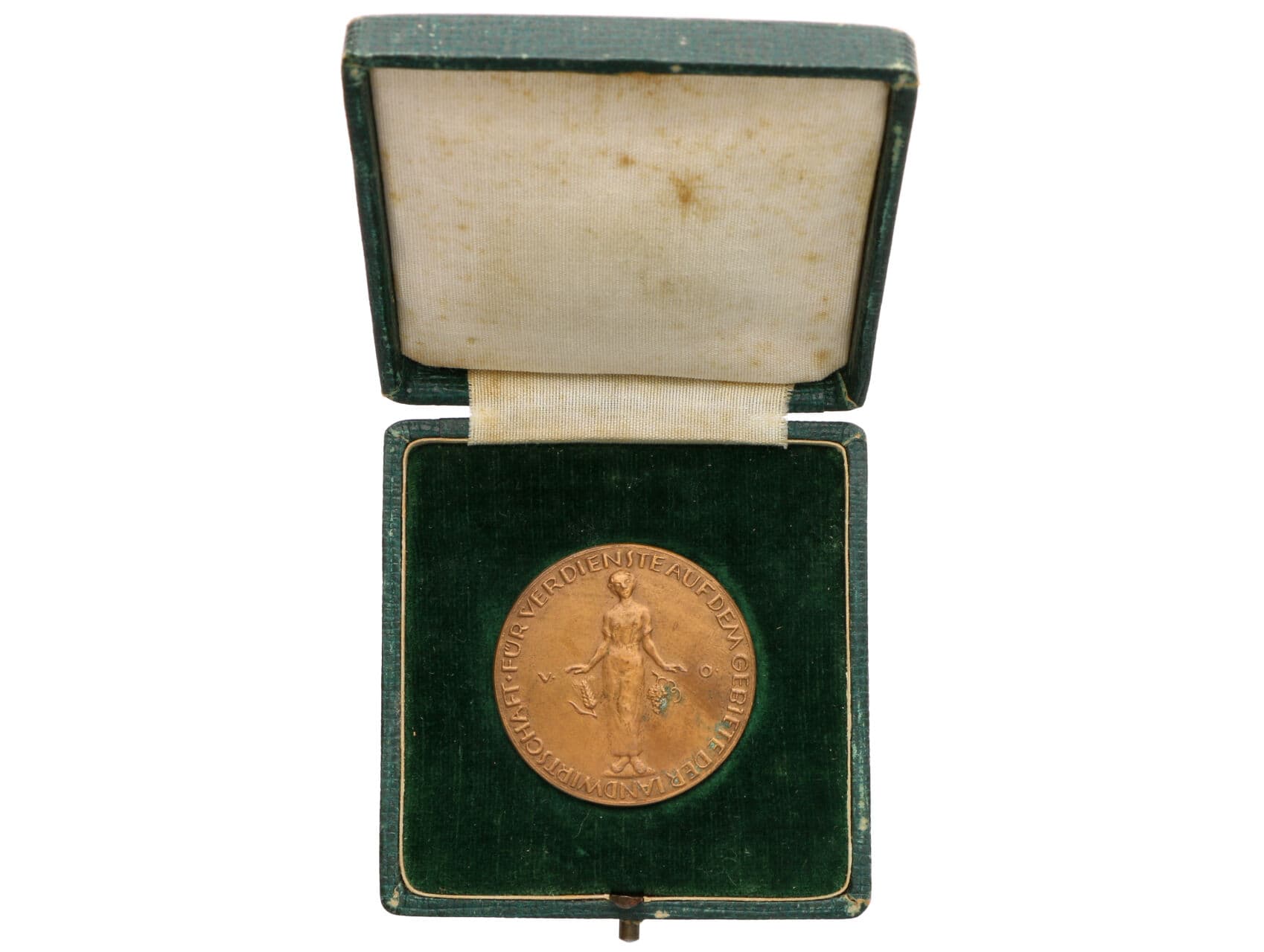 Záslužné - AE medaile b.l., Německá sekce Rady státní kultury pro Moravu, za zásluhy v oblasti zemědělství. Bronz 40 mm, 22,25 g, značeno V.O. (Viktor Oppenheimer), původní etue