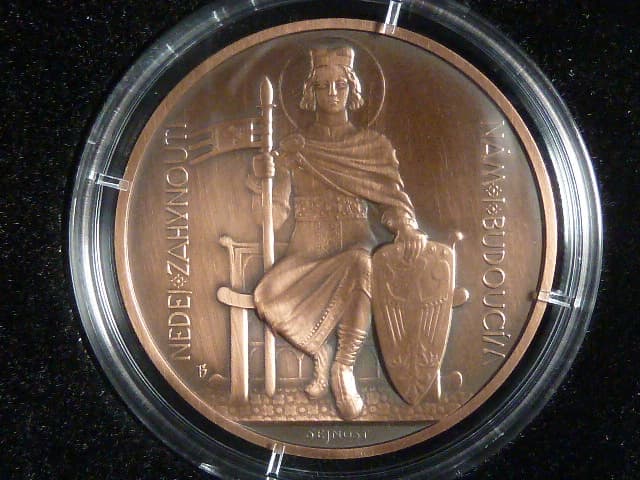 AE medaile dokončení stavby Chrámu sv. Víta, Cu, 37 mm, 23,6 g, náklad 1000 ks, ražba Česká mincovna 2024,etue, certifikát