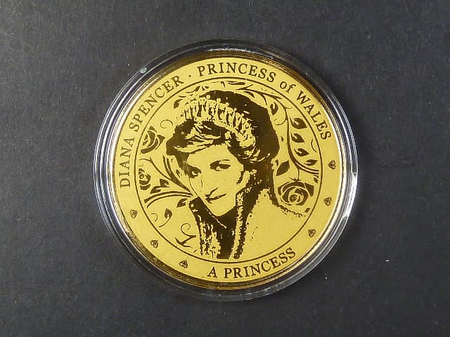 100 Franků 2022, princezna Diana z Walesu "A Princess", Au 999, 1/200 OZ, průměr 40 mm