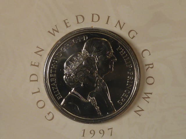 5 Pounds 1997 - Pamětní mince 50 let svatby Elisabeth II, měď/nikl