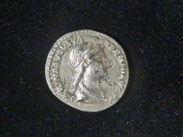 Denár, rok 136 n.l. - Vibia Sabina