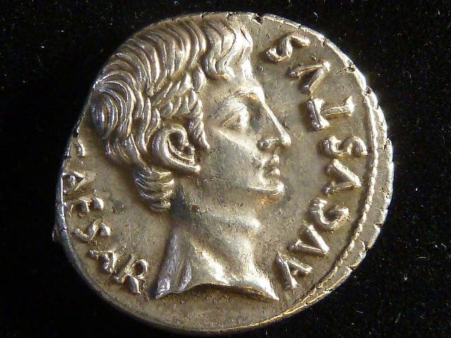 Denár, rok 19-18 př.n.l. - Augustus