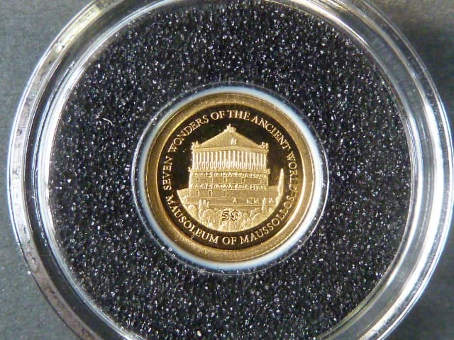 5 Dollars 2011 Mausoleum, Au 0,585, 0,5g, náklad 5000ks, průměr 11 mm, KM 192