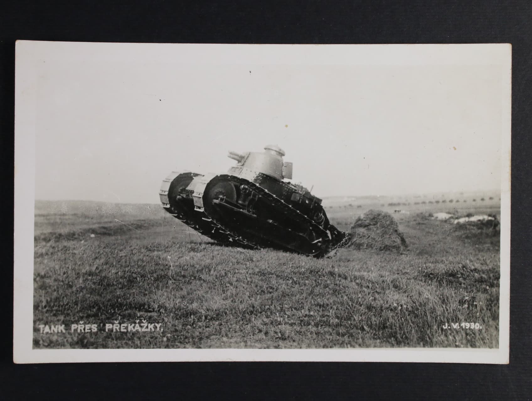 Fotopohlednice tank přes překážky, neprošlá 1930