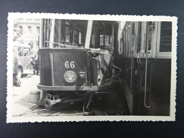 Brno - Malinovského nám. (Theaterplatz), srážka tramvají, fotopohlednice, neprošlá