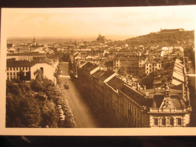 Brno, čb. fotopohlednice, Veveří ul., neprošlá