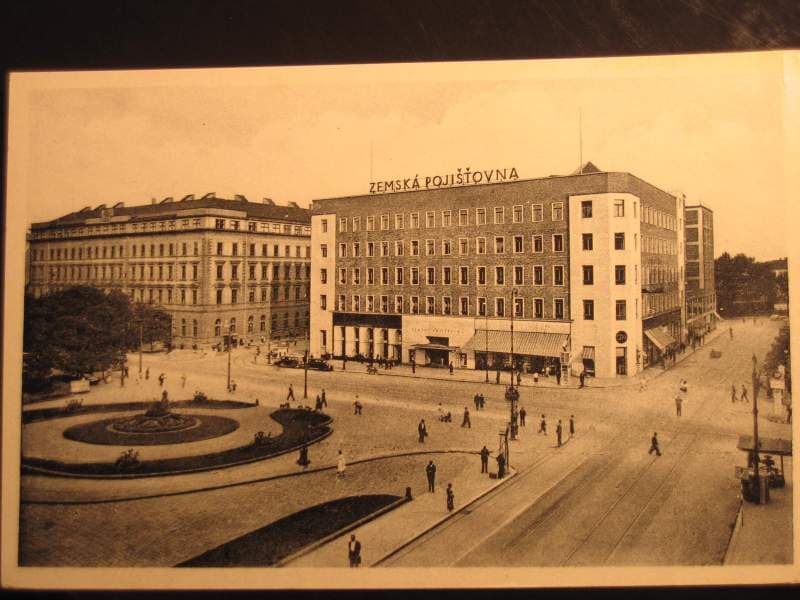 Brno, čb. fotopohlednice, Zemská pojišťovna, neprošlá