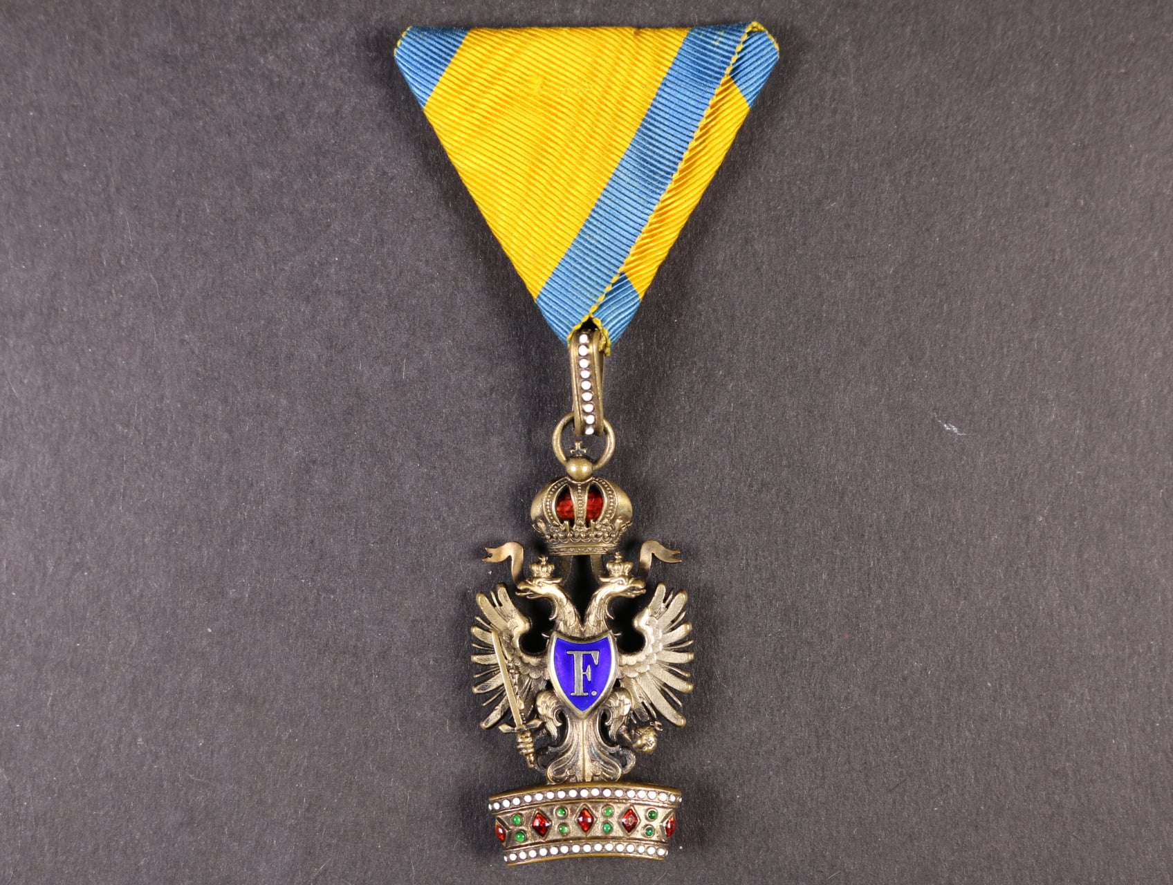 Řád železné koruny, 3.tř., pozlacený bronz