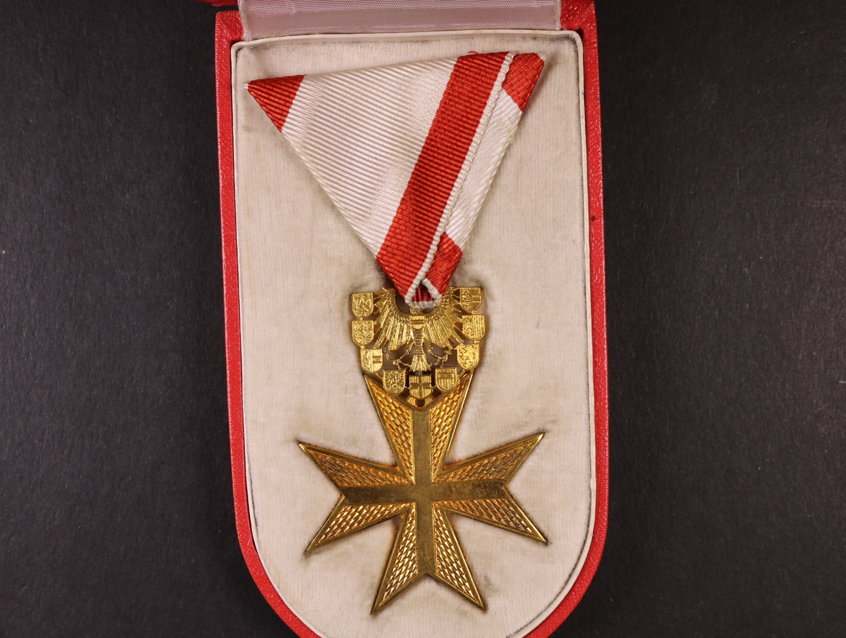 Zlatý záslužný kříž Republiky Rakousko + etue