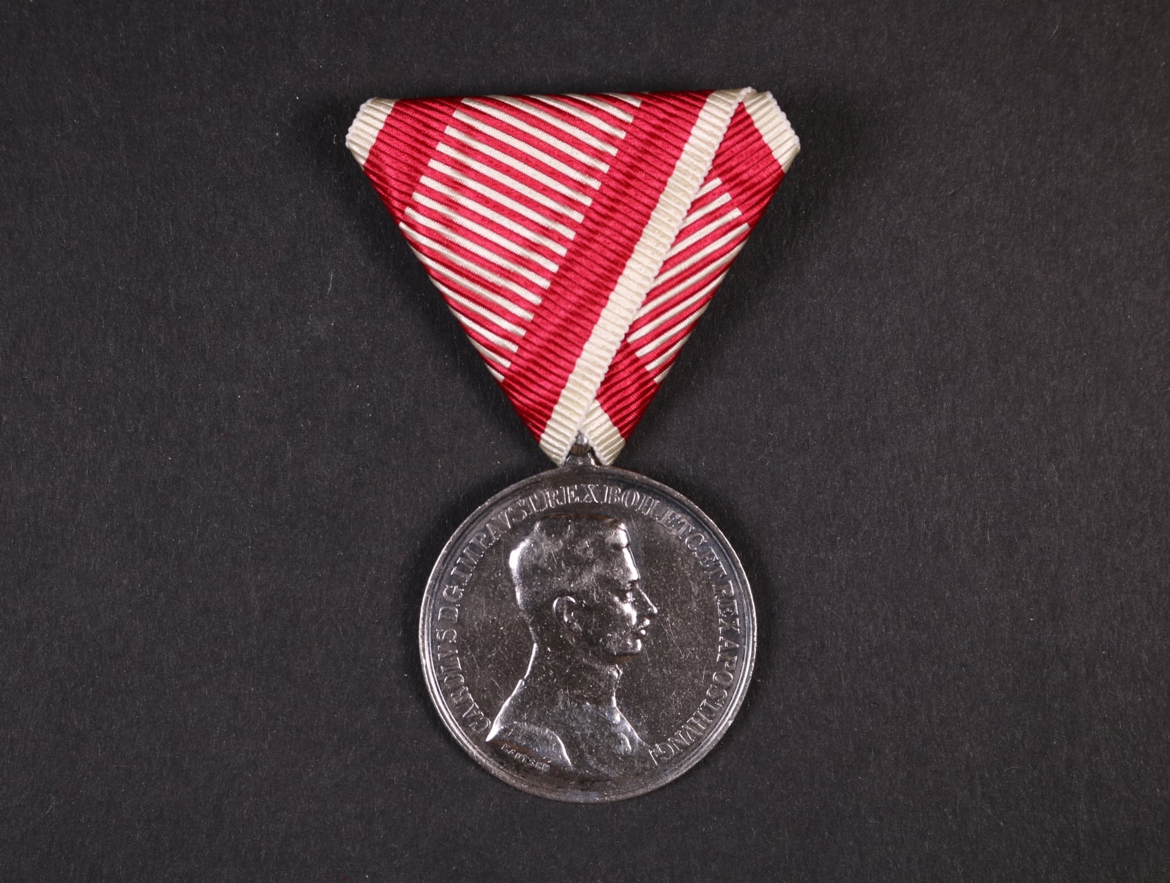 Medaile za statečnost I. třídy, Ag, původní vojenská stuha, vydání 1917 - 1918