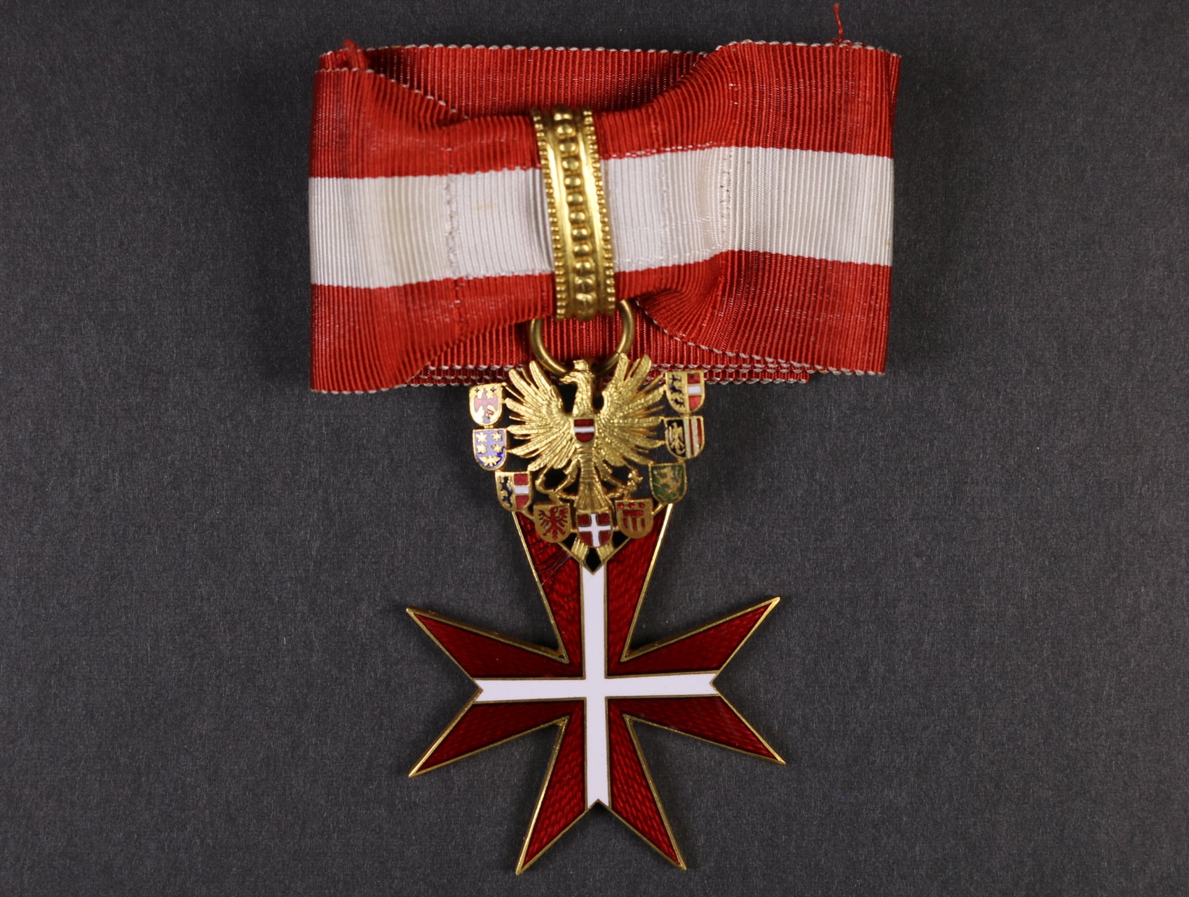 Velký zlatý čestný kříž za zásluhy o Republiku Rakousko, nákrční dekorace
