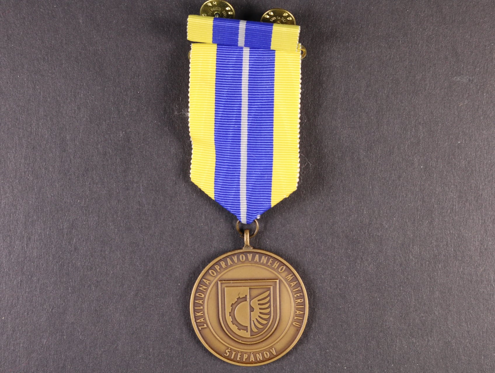 Pamětní odznak základny opravovaného materiálu Štěpánov, 1937-2007