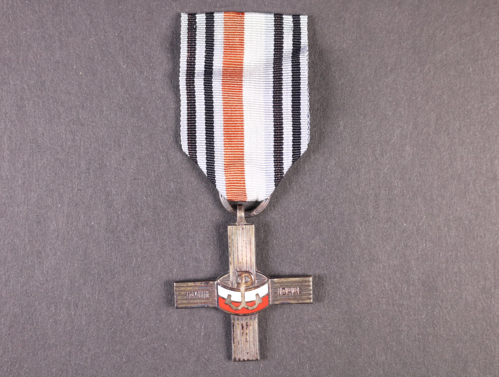 Kříž povstalcům Varšavy 1944