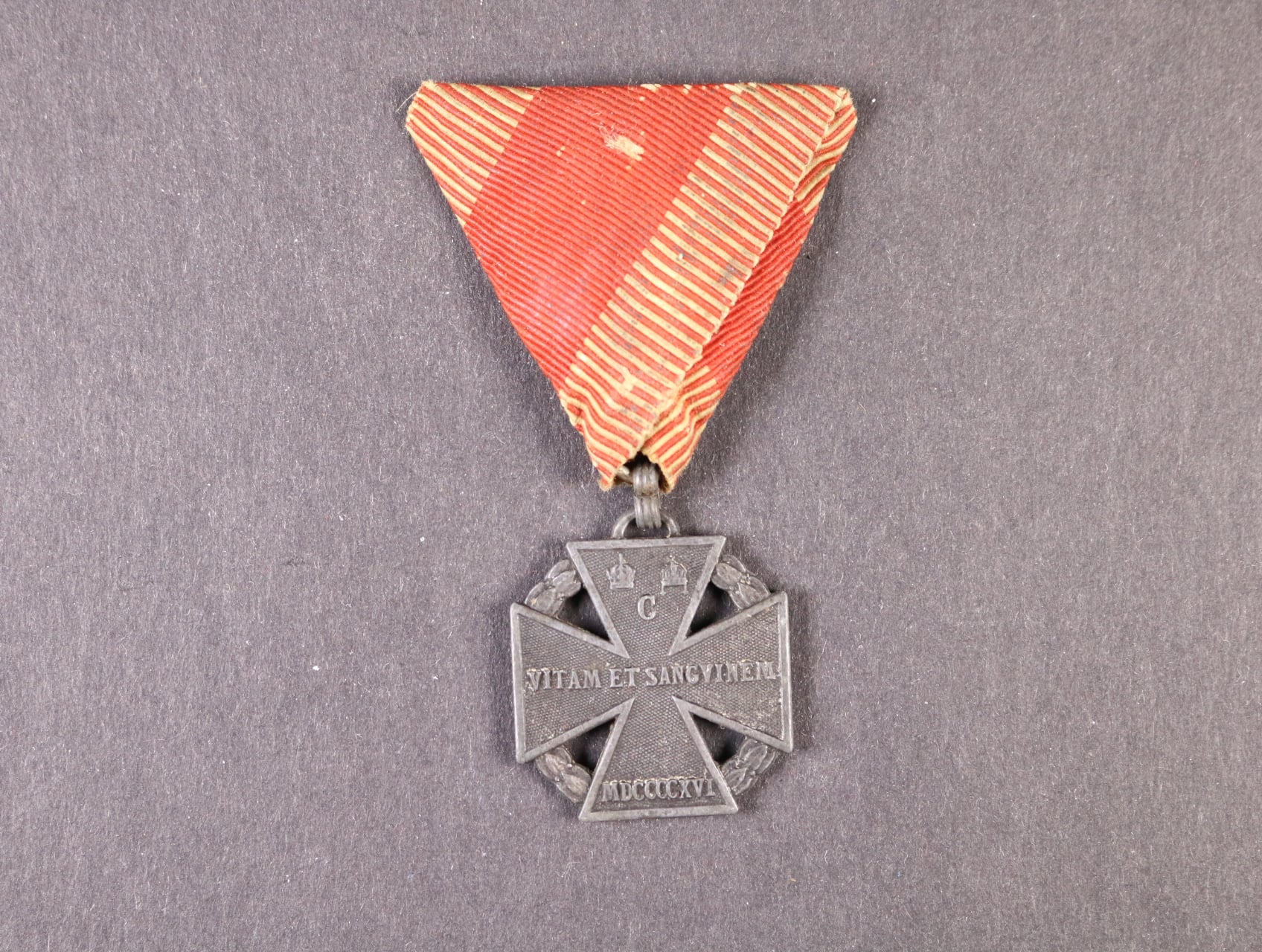 Karlův vojenský kříž, původní stuha