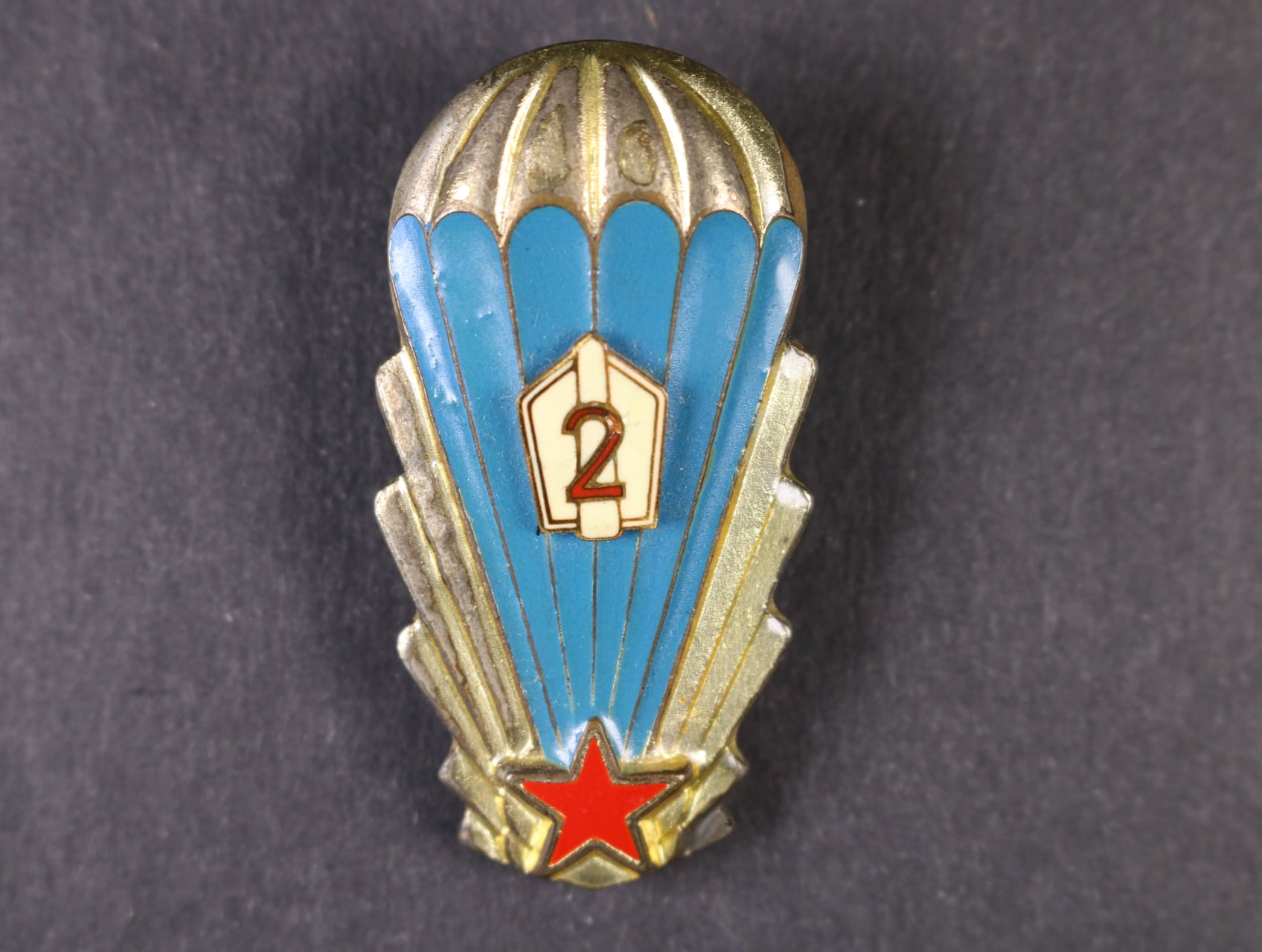 Odznak výsadkového vojska 2. třídy z obdobi 1965-1992 č.34191, druhý typ