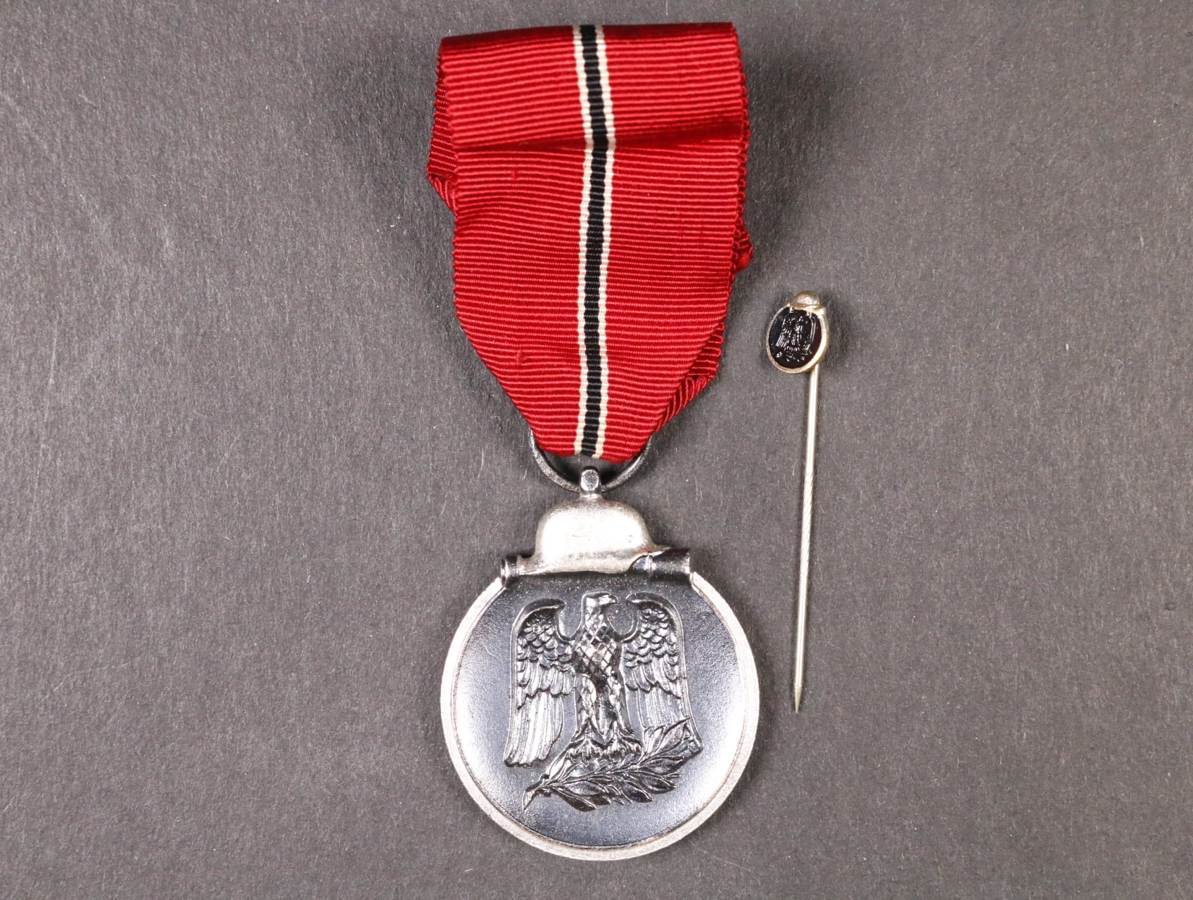 Pamětní medaile na tažení na východ, provedení po roce 1949, k tomu miniatura