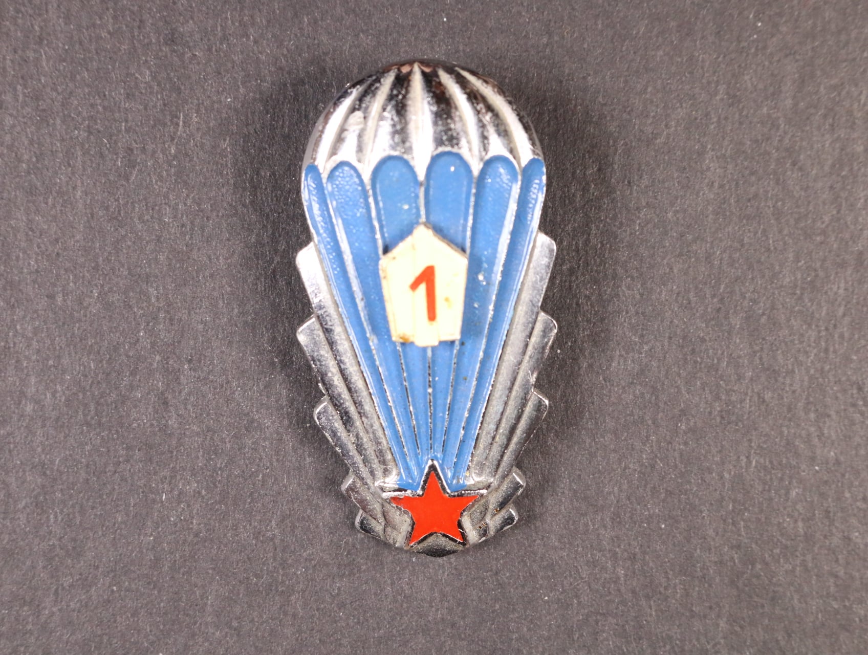 Odznak výsadkového vojska z období 1965-1993 1.tř., třetí typ