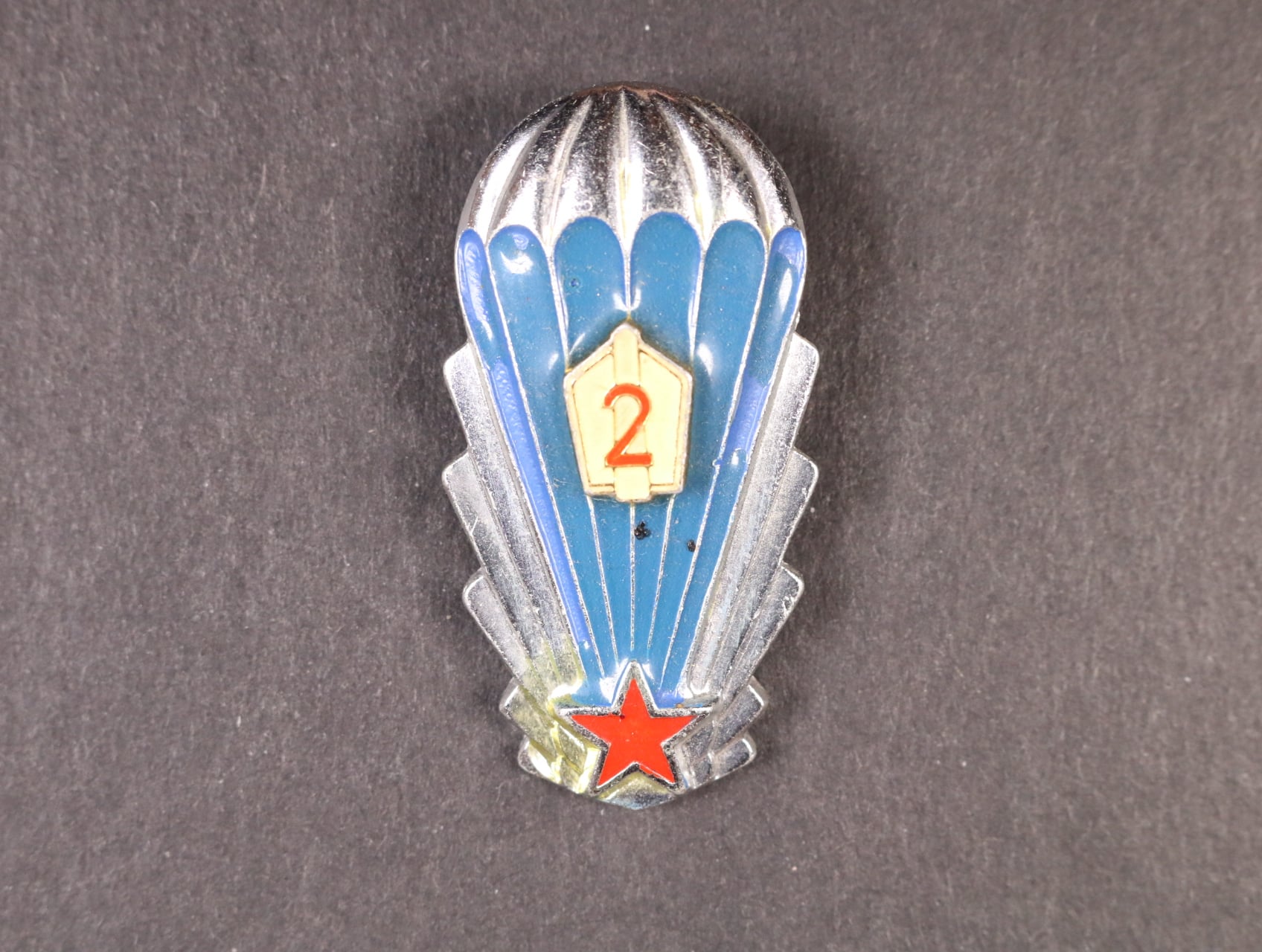 Odznak výsadkového vojska z obdobi 1965-1993 2.tř., třetí typ