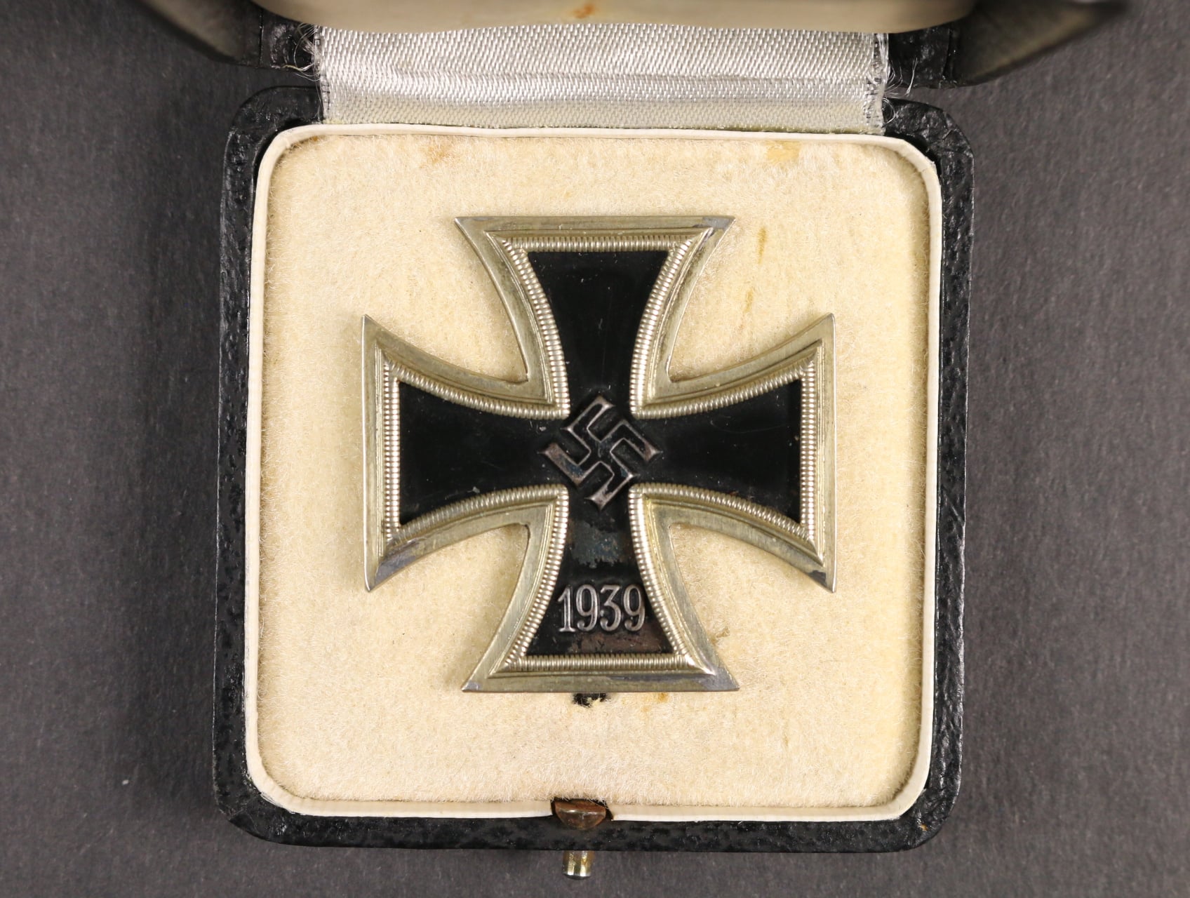Železný kříž I. stupně 1939 na sponu, etue